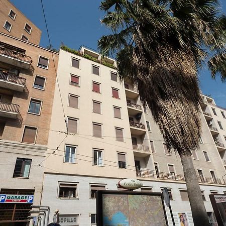B&B Toledo One Наполи Екстериор снимка