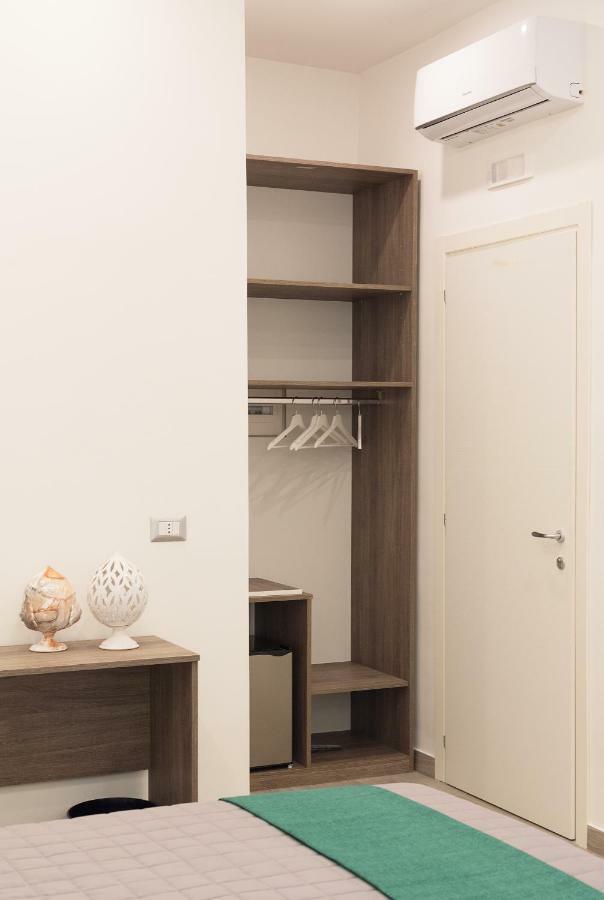 B&B Toledo One Наполи Екстериор снимка