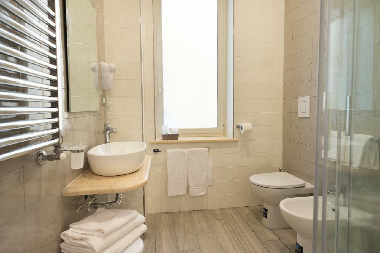 B&B Toledo One Наполи Екстериор снимка