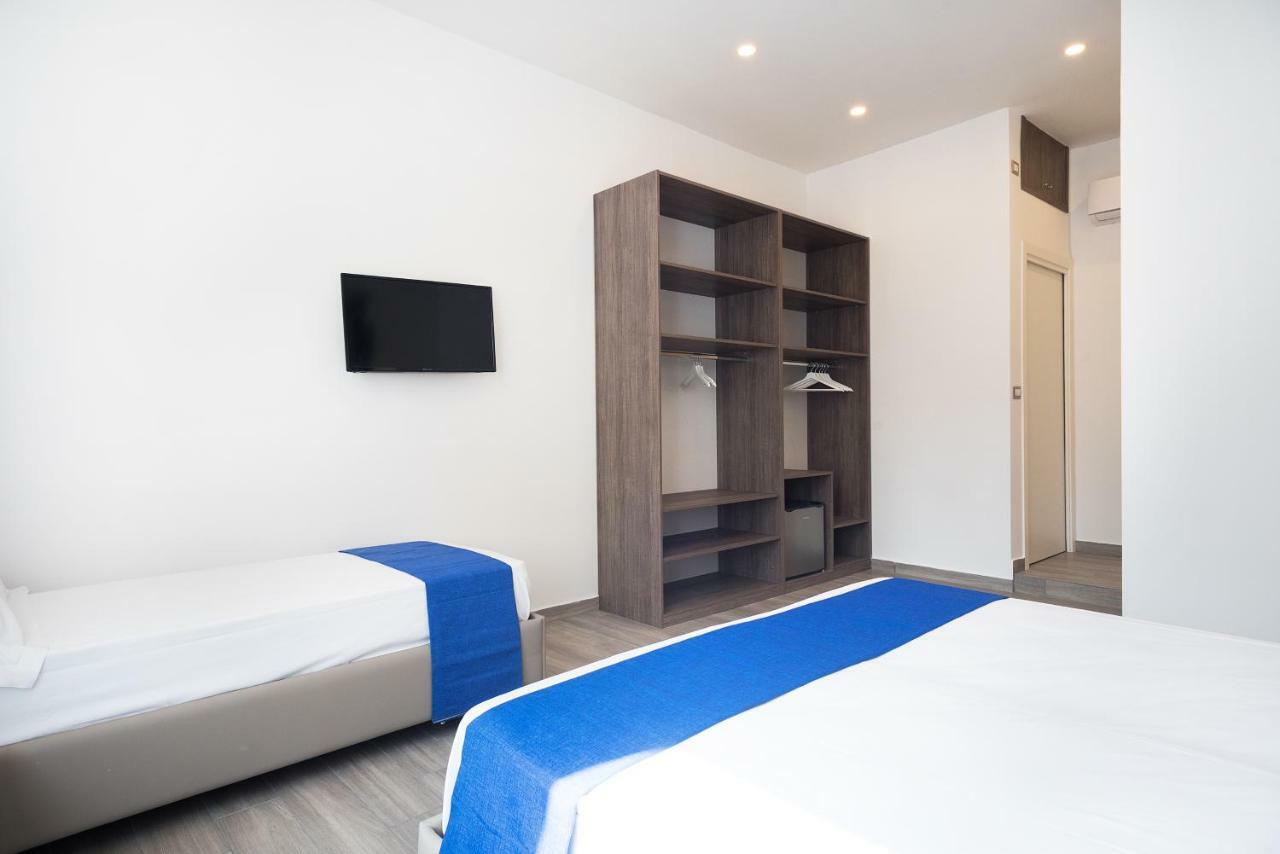 B&B Toledo One Наполи Екстериор снимка