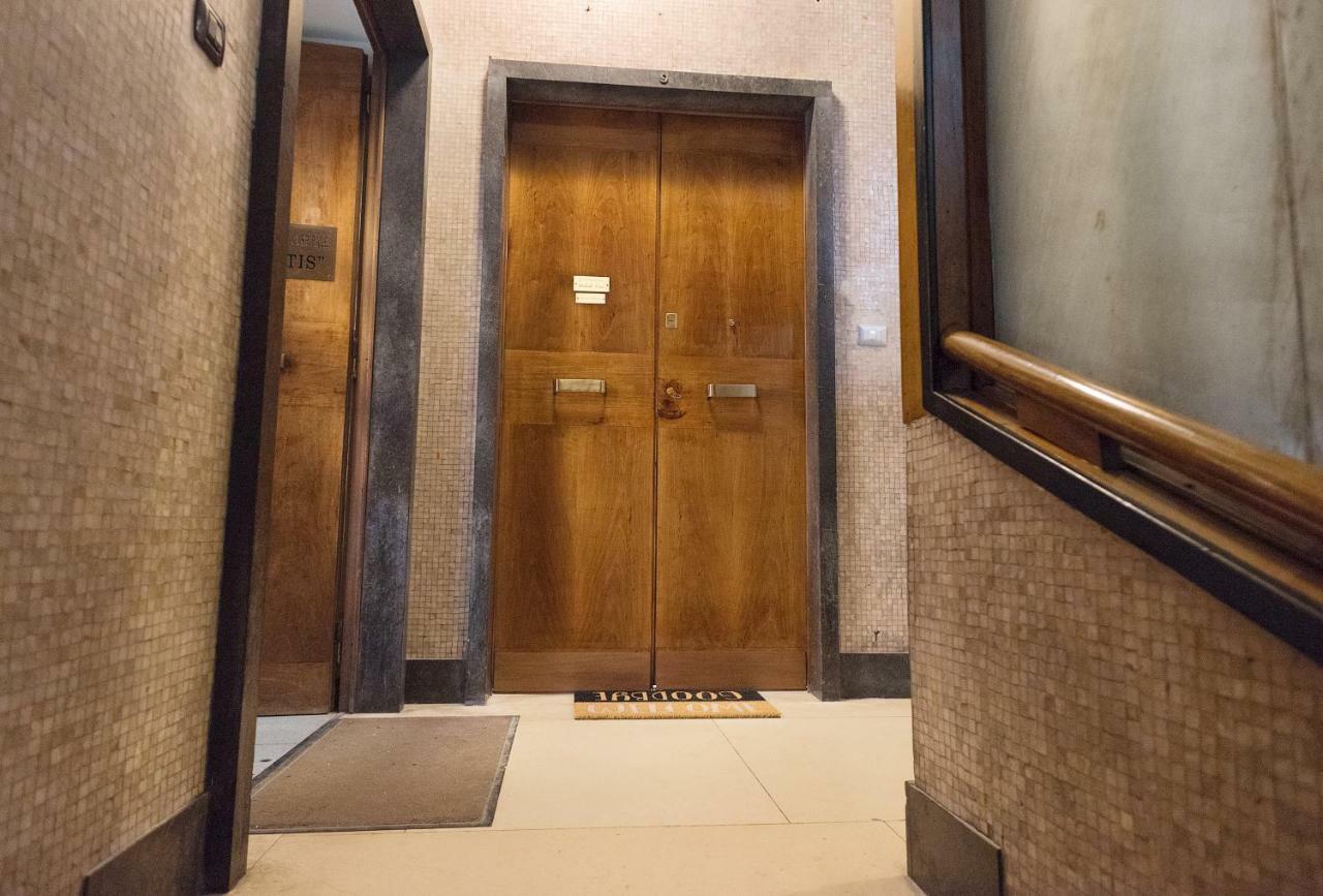 B&B Toledo One Наполи Екстериор снимка