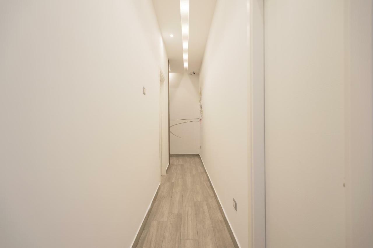 B&B Toledo One Наполи Екстериор снимка