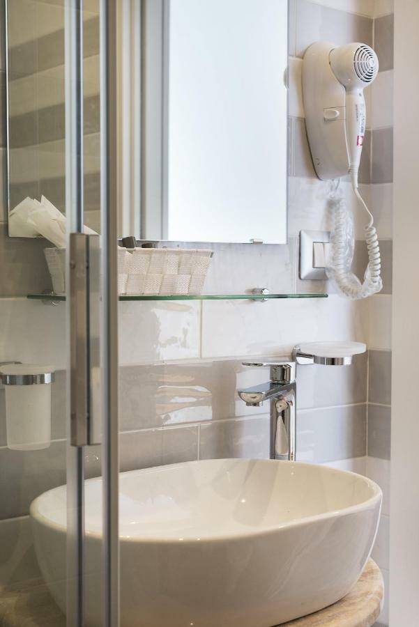 B&B Toledo One Наполи Екстериор снимка